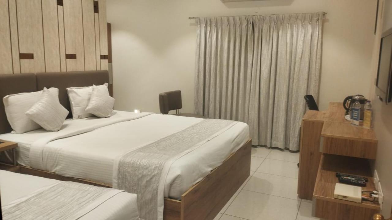 Hotel Annapoorna Residency Secunderabad Bagian luar foto
